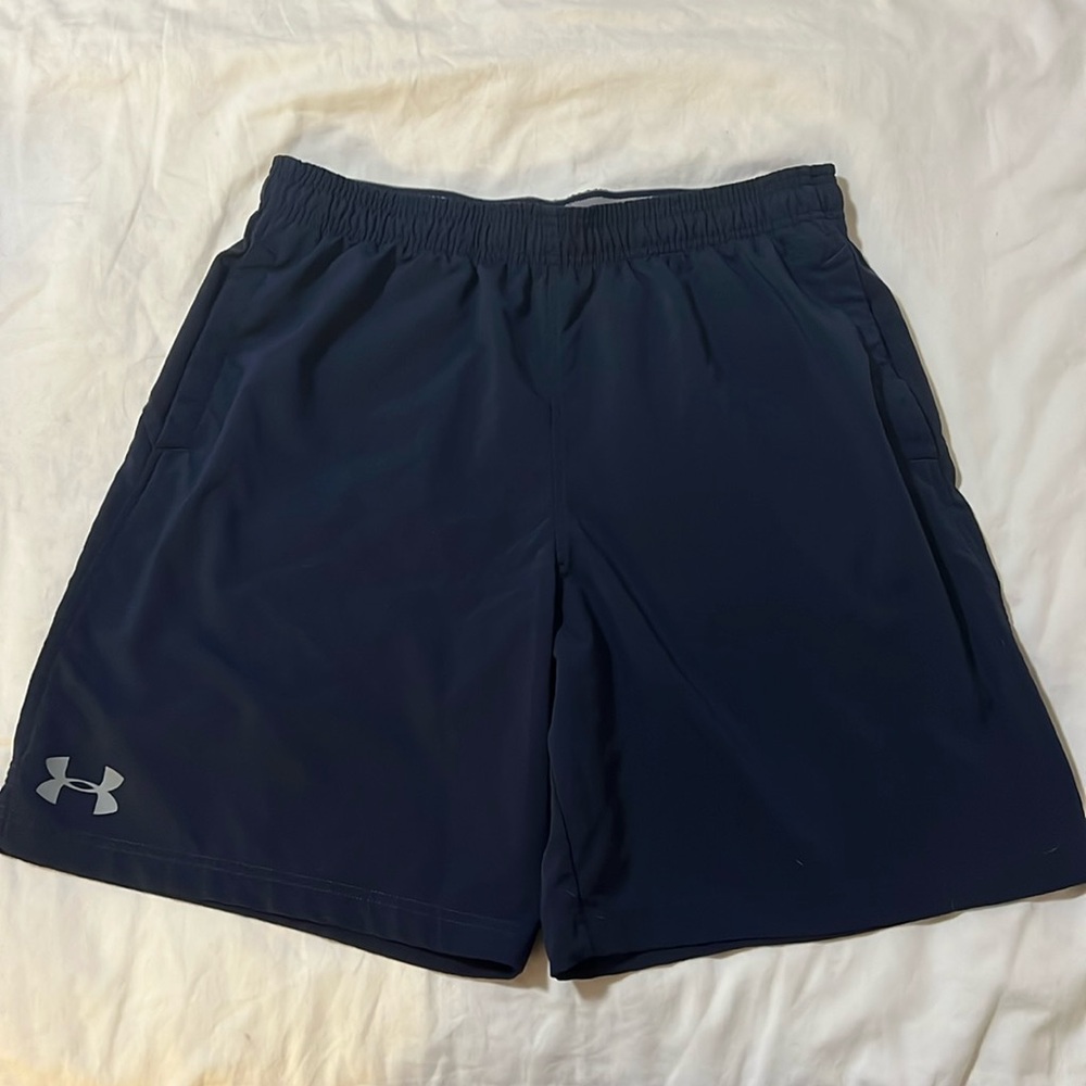 Under Armor men’s blue athletic shorts L